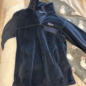 Navy Patagonia pullover